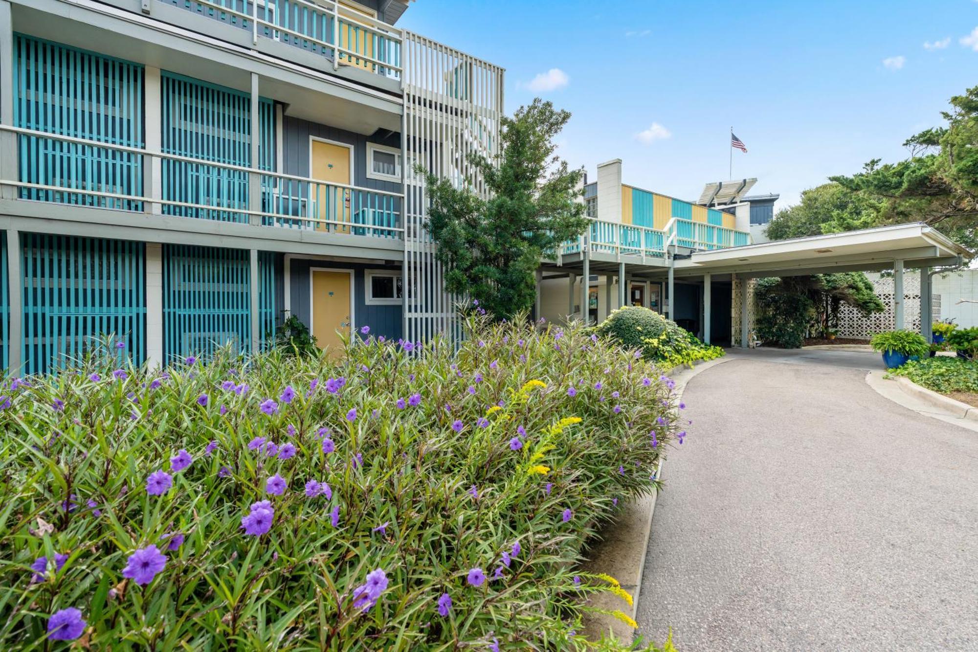 4 Beach Hotels in Crystal Coast for a Real Coastal Stay