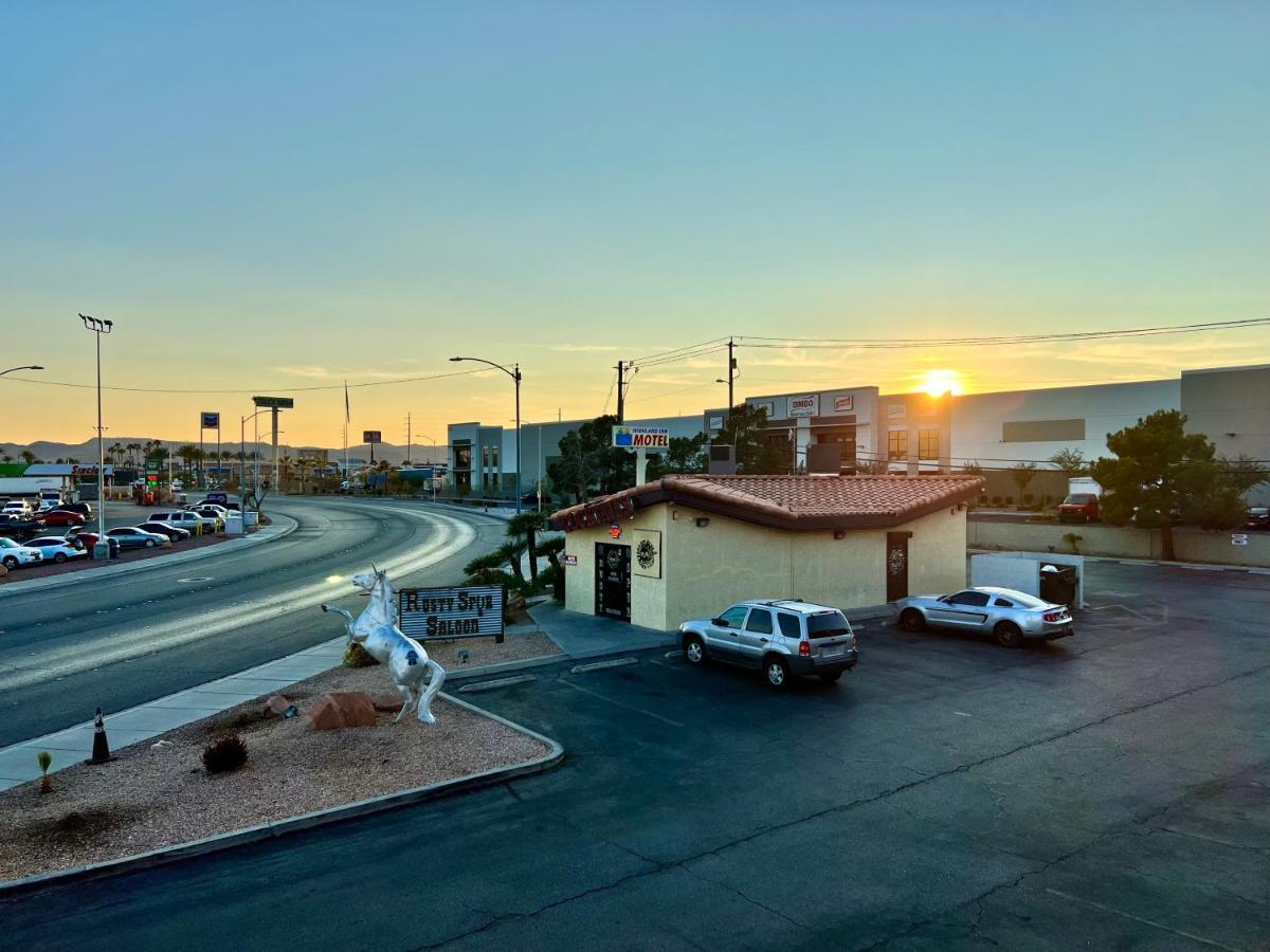 8 Airport Hotels Close to Lake of Dreams Las Vegas