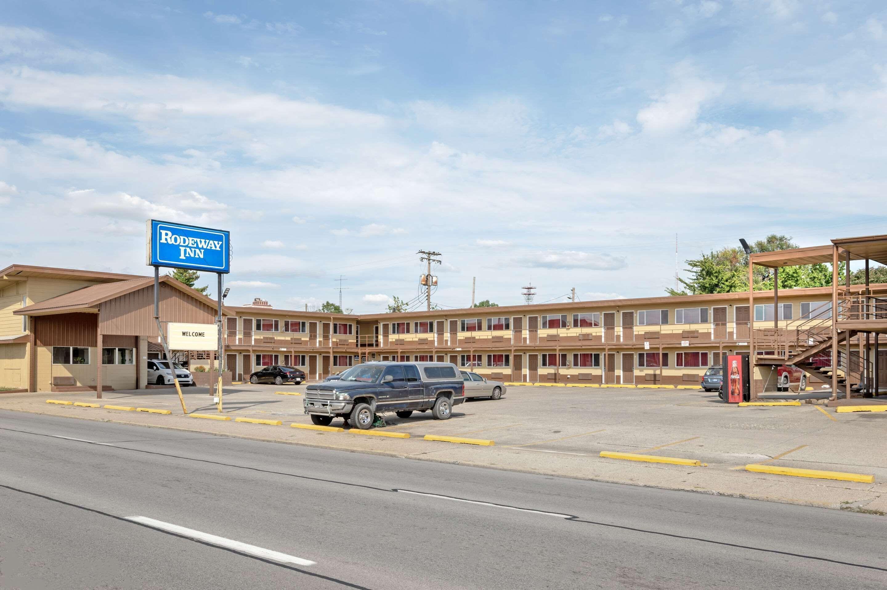 6 Affordable 2-Star Hotels Close to Eugene V Debs Museum