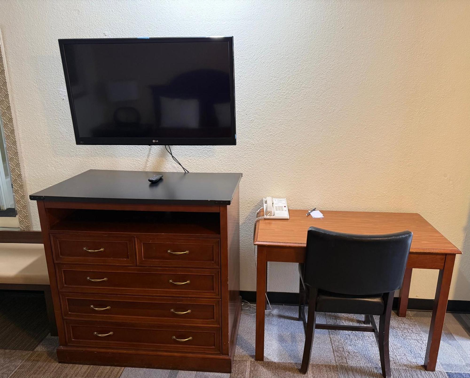 6 Airport Hotels Near Northeastern Nevada Museum Worth Booking