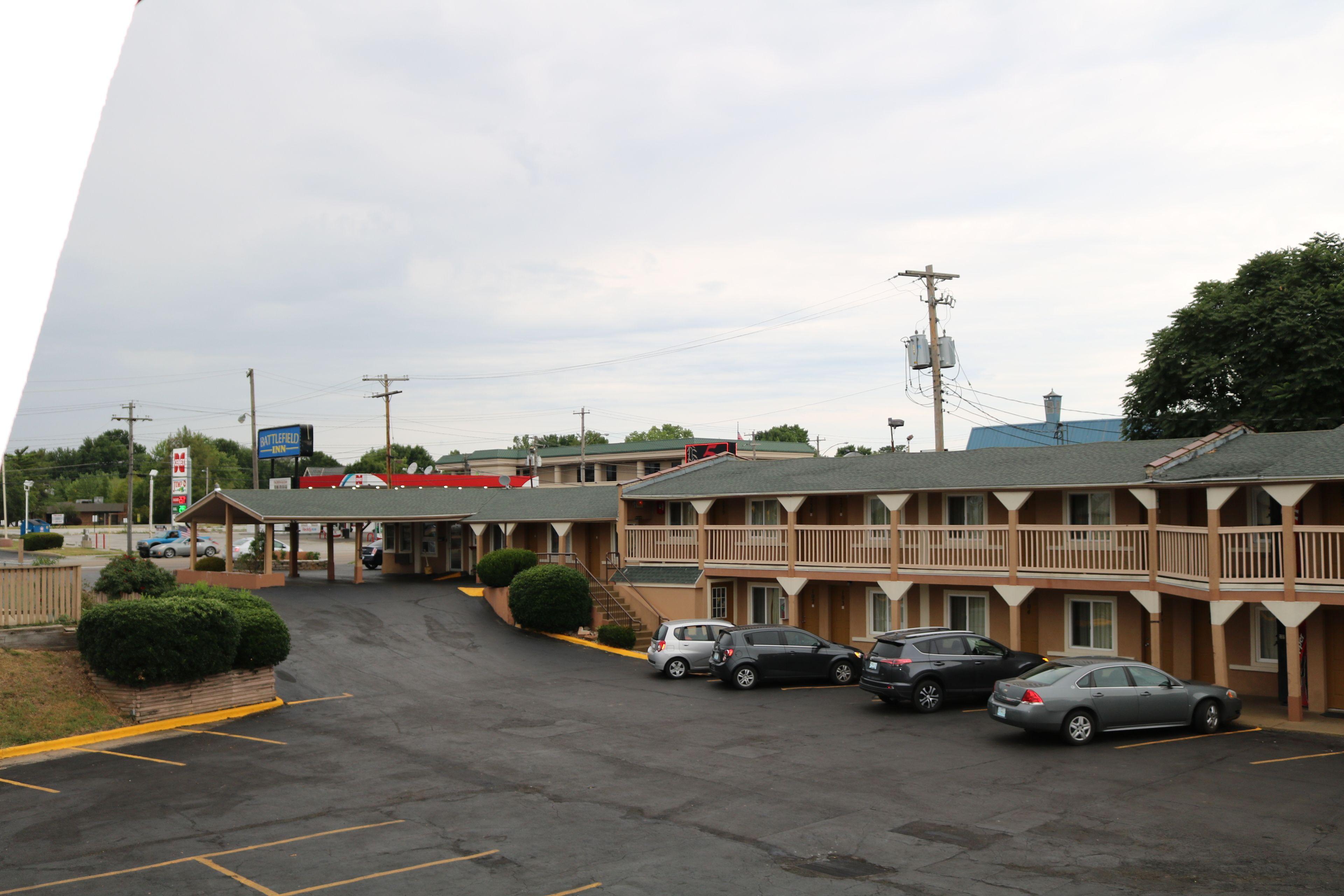 4 Budget-Friendly Hotels Close to 1984 Arcade Springfield
