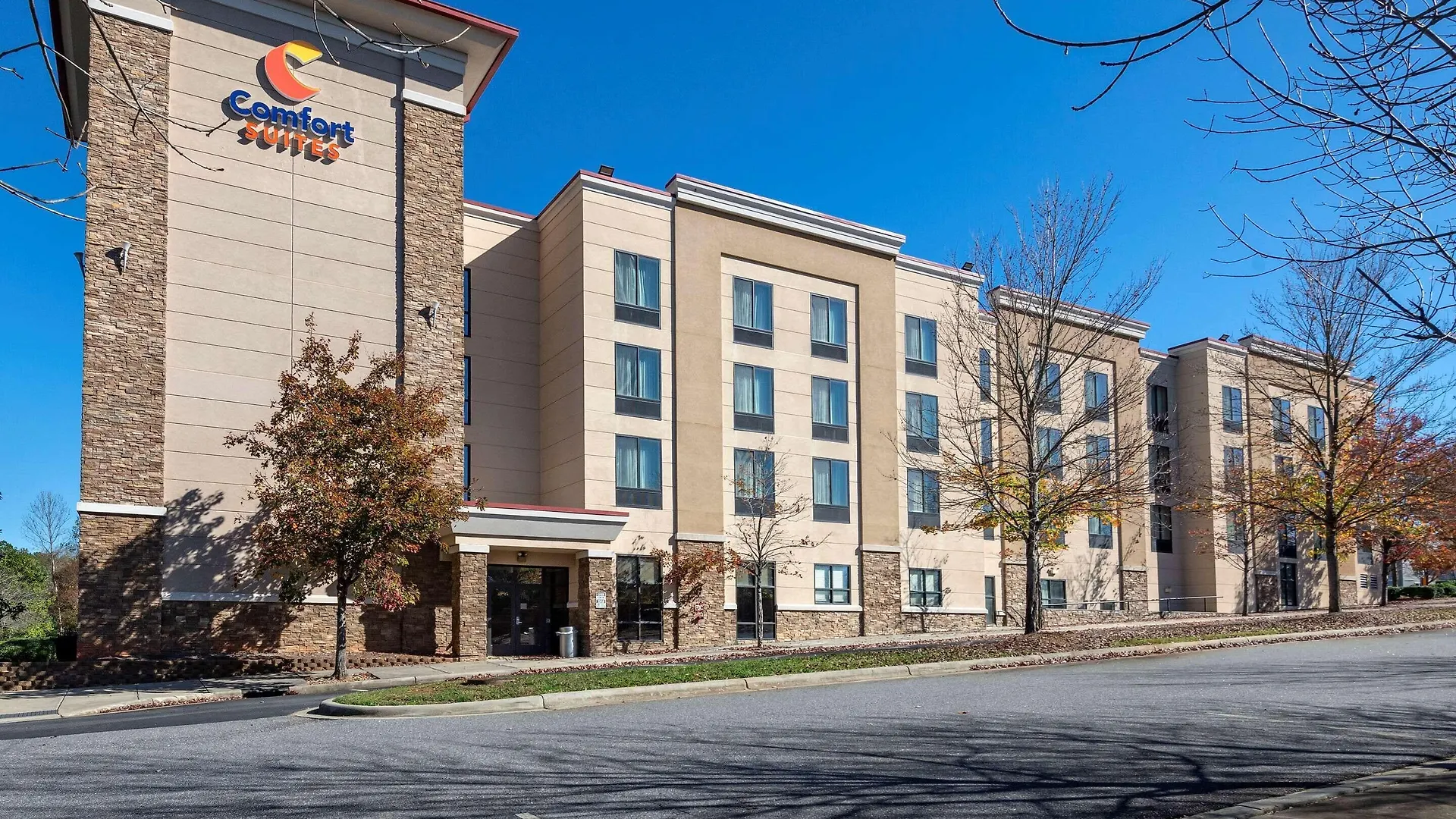 6 Comfort Suites in North Carolina for Every Type of Trip