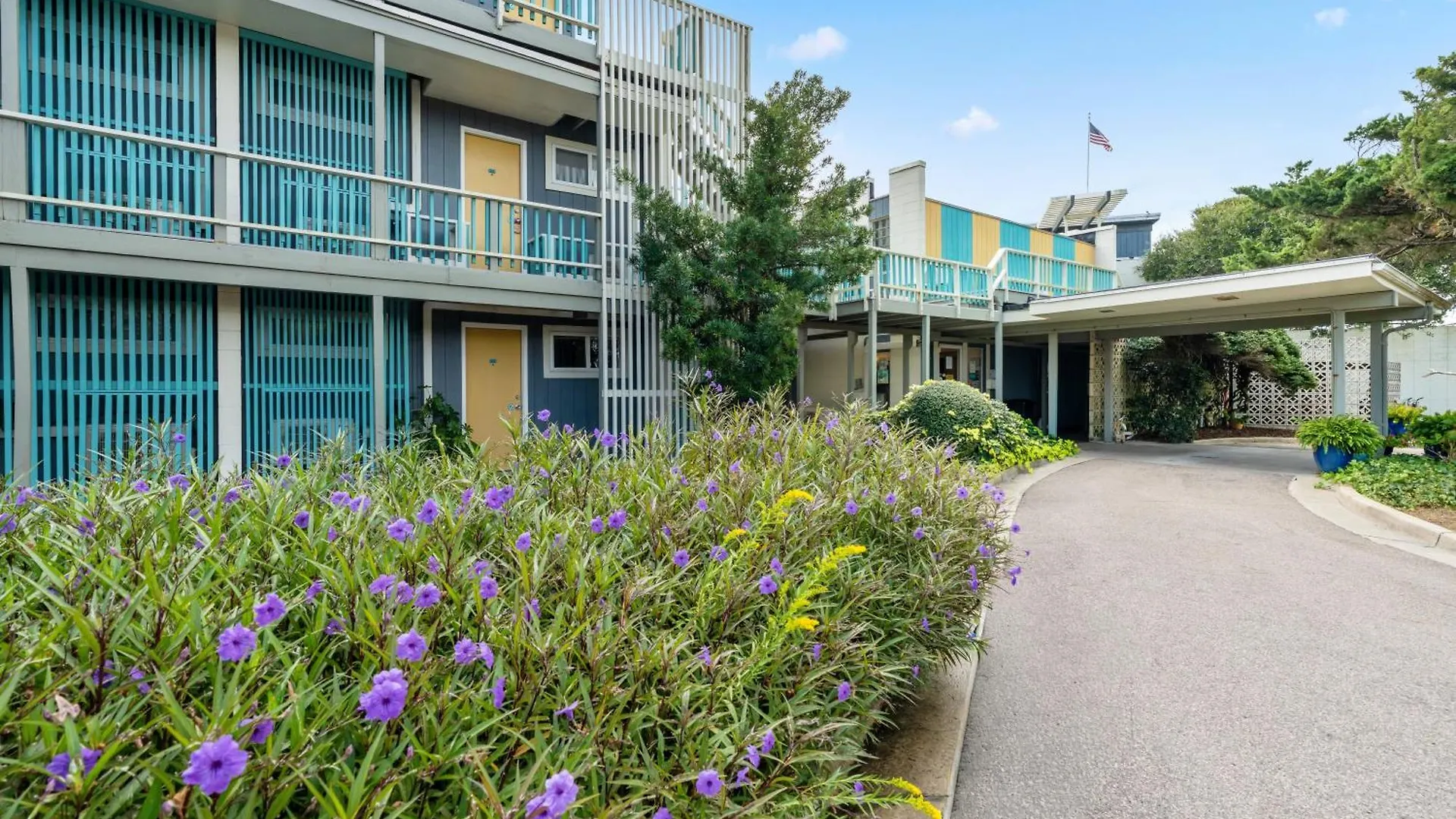 4 Beach Hotels in Crystal Coast for a Real Coastal Stay