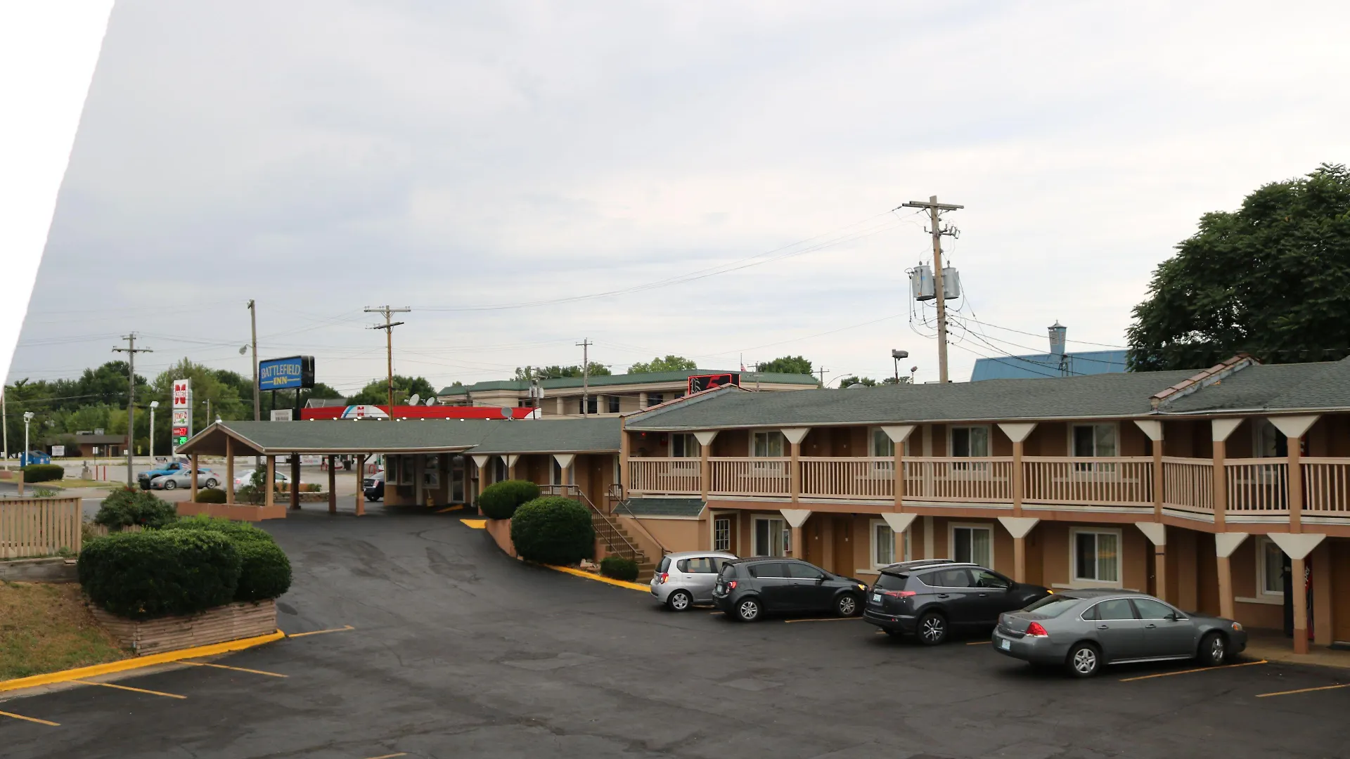 4 Budget-Friendly Hotels Close to 1984 Arcade Springfield