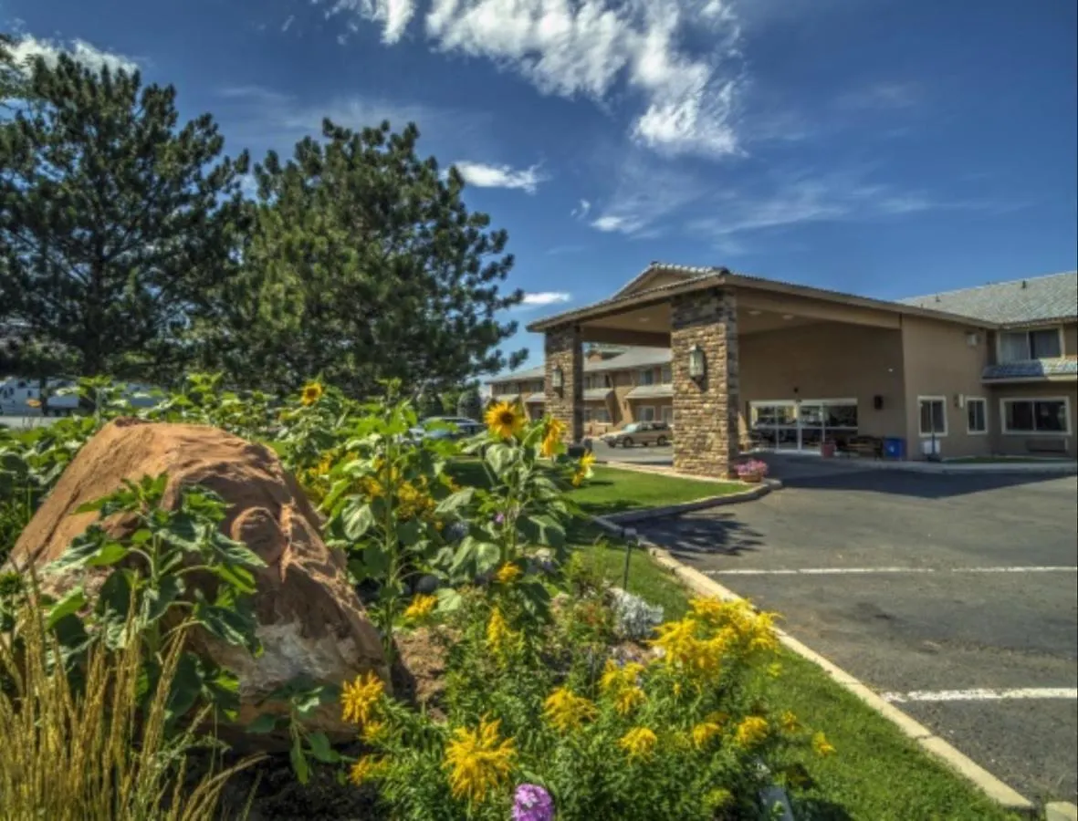 6 Central Moab Hotels Close to Corona Arch