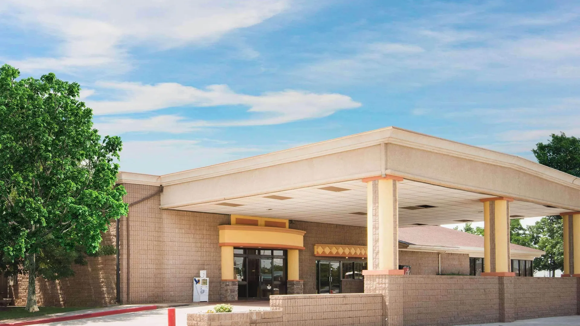 15 Top-Rated Business Hotels In Oklahoma For Work Travelers