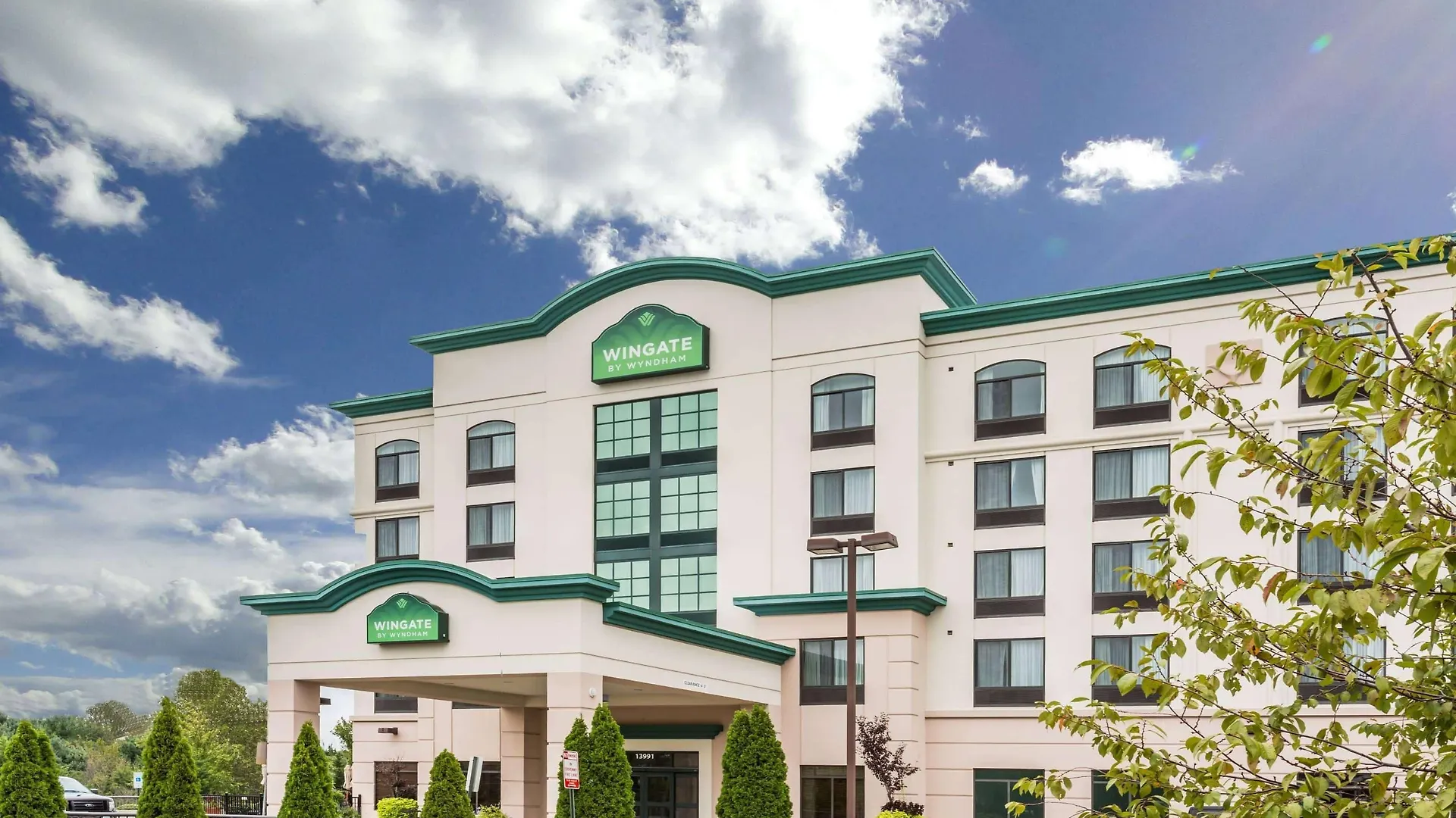 Virginia Golf Hotels: Mapping the State's True Scale and Reach
