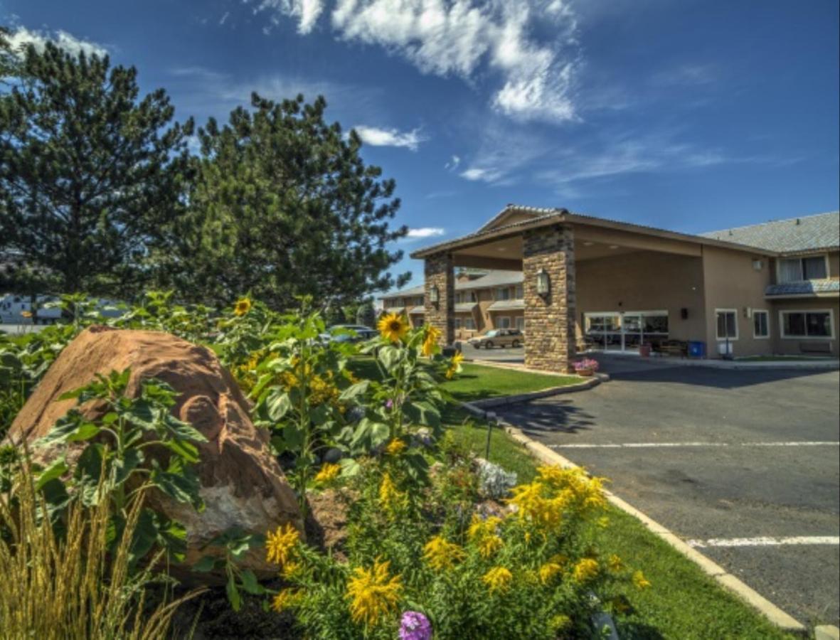 6 Central Moab Hotels Close to Corona Arch