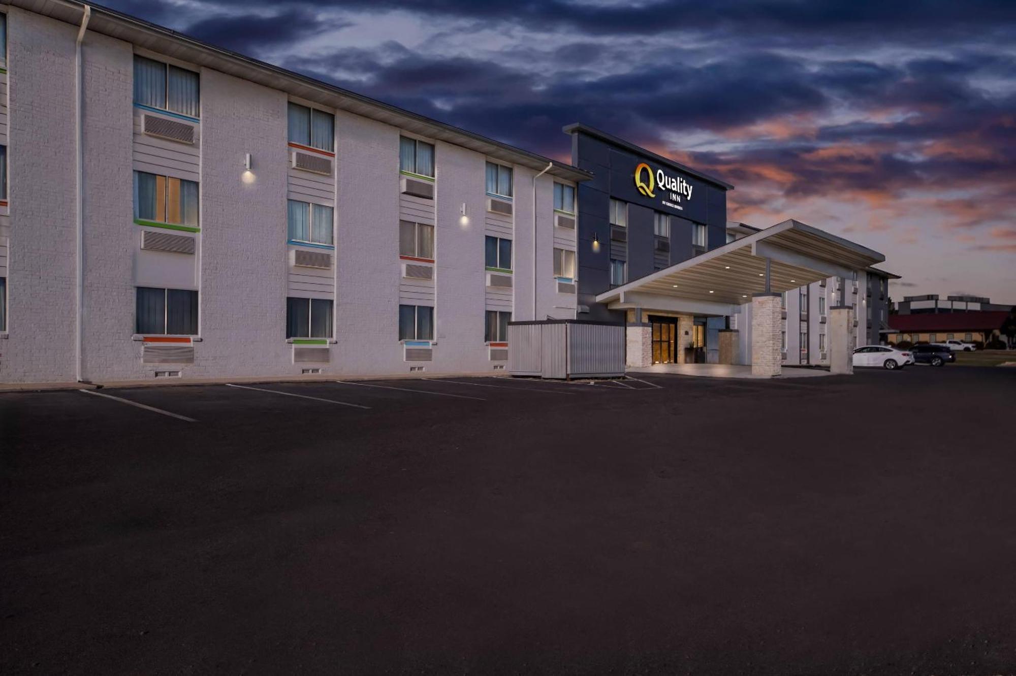 4 Smart Budget Hotels Near Golden Triangle Mall Worth Booking